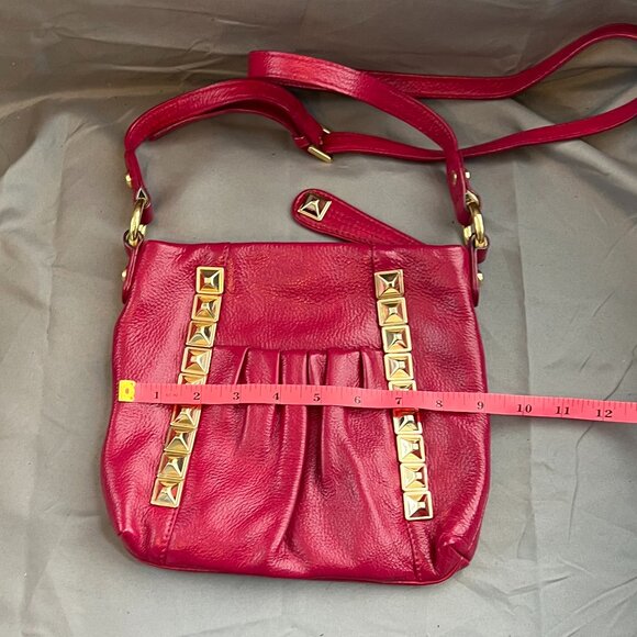 Raspberry Leather Crossbody bag with gold studs - Picture 5 of 6
